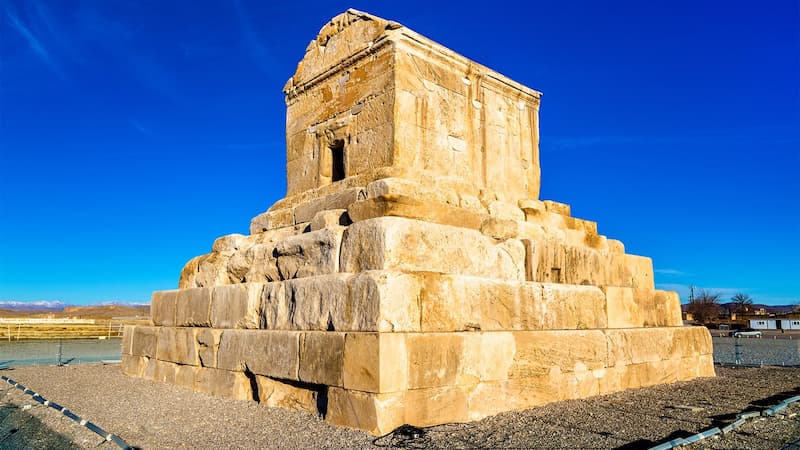 پاسارگاد یا مقبره کوروش کبیر