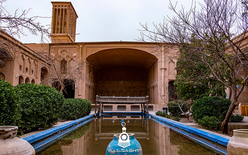 خانه لاریها