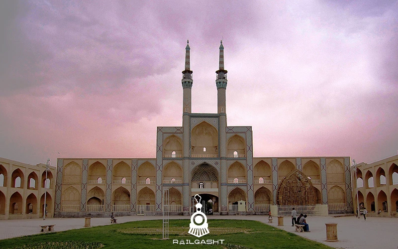 میدان امیرچخماق یزد