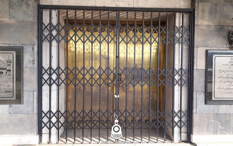 درب برنزی محل تردد خانواده سلطنتی
