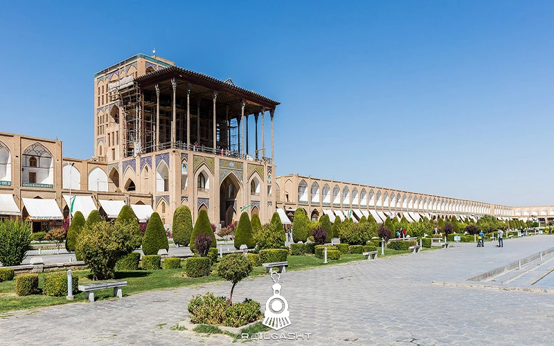 کاخ عالی قاپو 