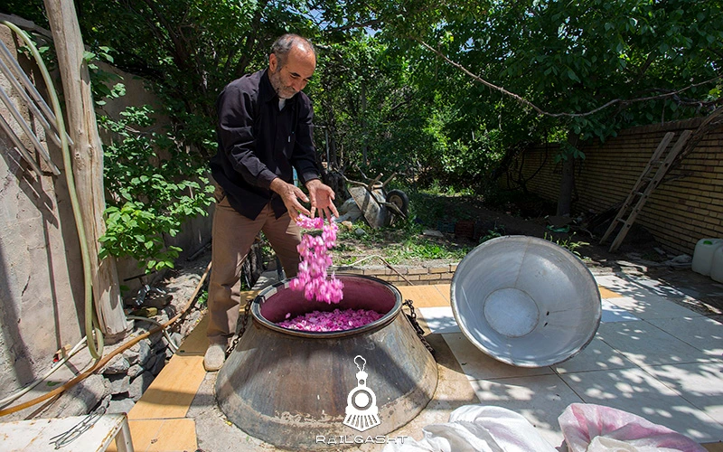 گلابگیری کاشان