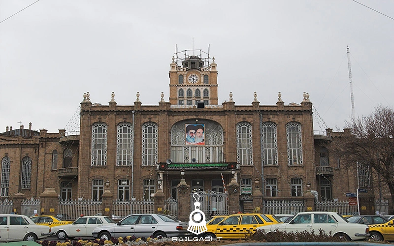 میدان ساعت یا شهرداری تبریز