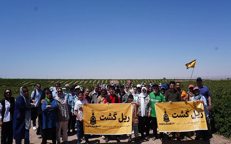 حرکت به طرف باغ گل قمصر