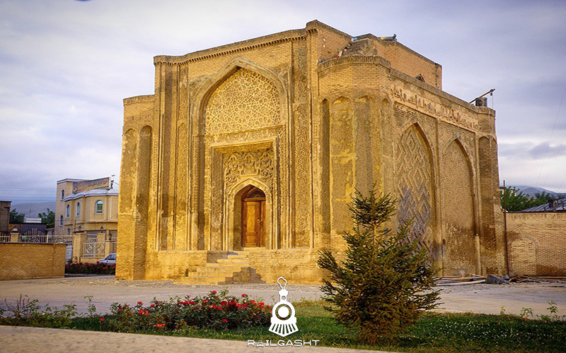 گنبد علویان